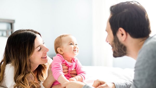 Eltern mit gemeinsamen Kind – Elterngeld bekommen