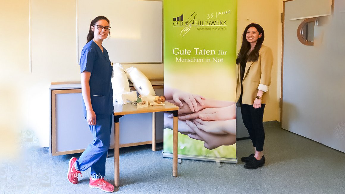 Katja Lindhorst und Sevcan Ehmke auf der Frühchenstation des Universitätsklinikums Schleswig-Holstein