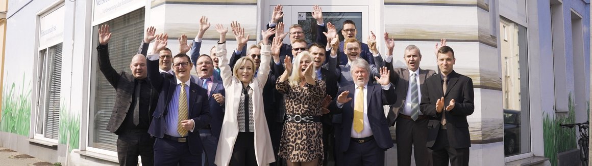 Team schulze posiert