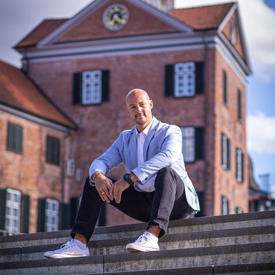 Berater Simon Boll als Portrait