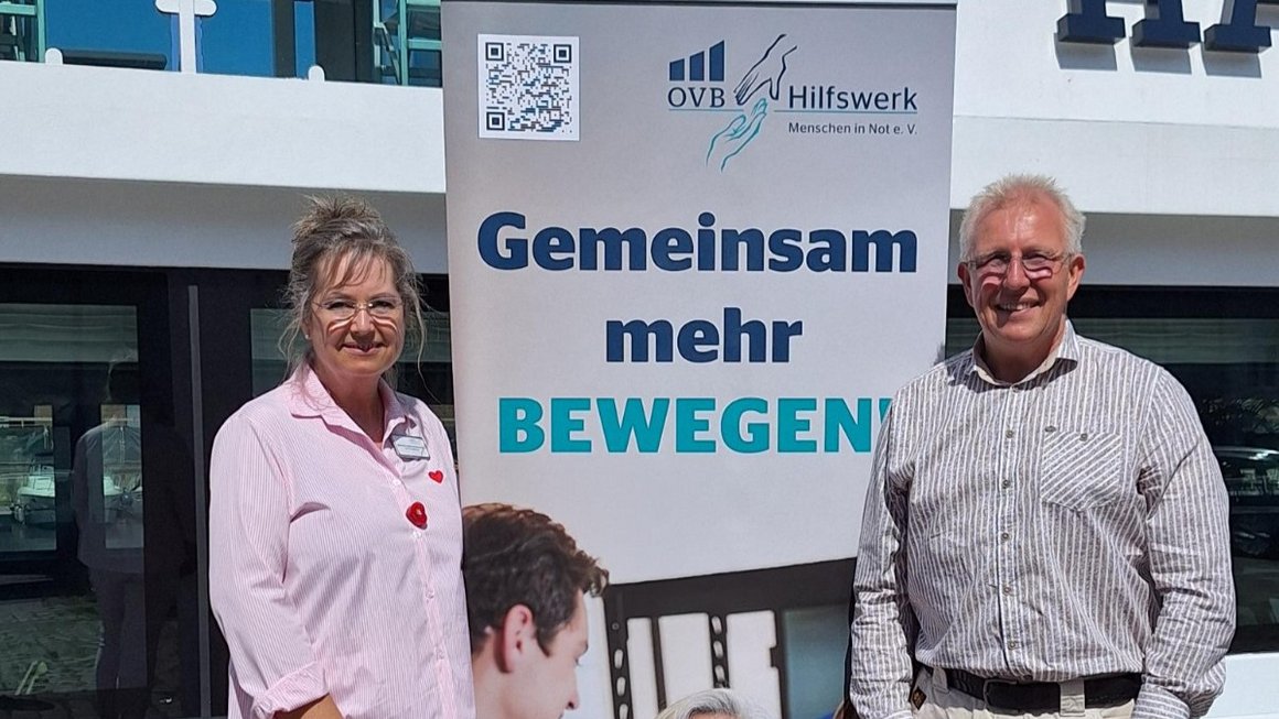 Seit vielen Jahren eng verbunden: Jörg Lehmann und seine Familie engagieren sich mit viel Herz für das Lotti-Tonello-Haus und die Menschen, die dort leben. Einrichtungsleiterin Manuela Zastrow-Behrendt und Jörg Lehmann