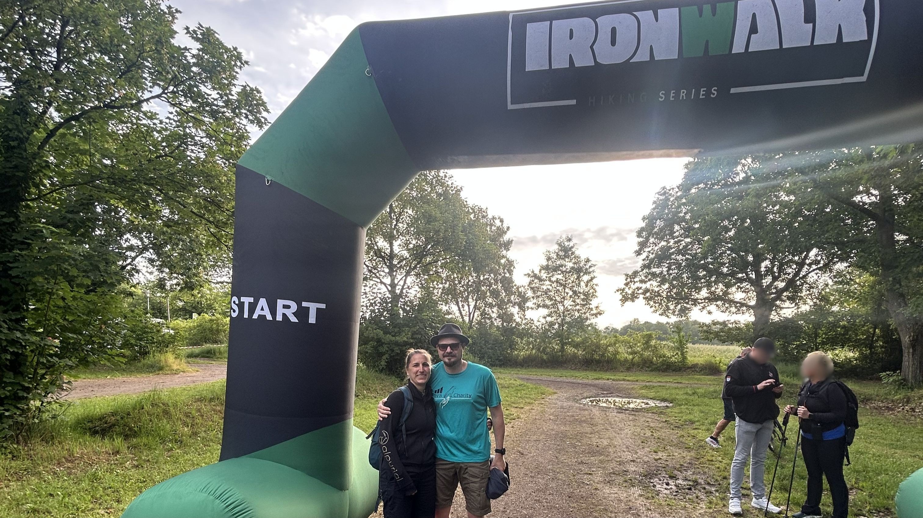 Heike und Till starteten bereits um 8 Uhr morgens mit der ersten Gruppe des Ironwalks. Heike und Till starteten bereits um 8 Uhr morgens mit der ersten Gruppe des Ironwalks.