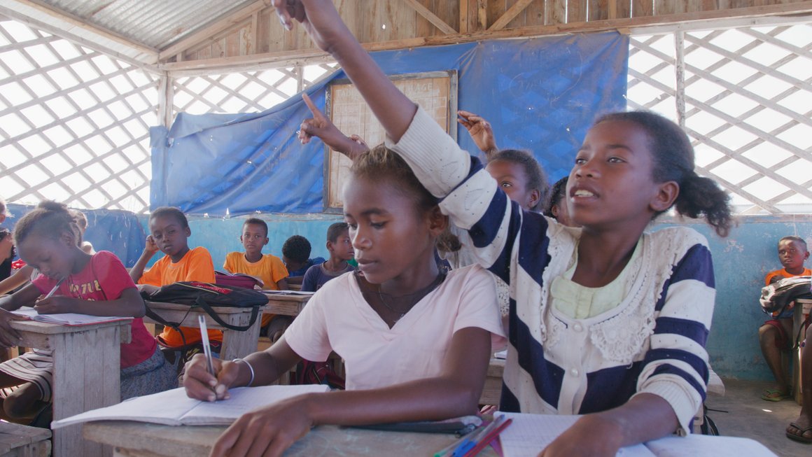 SOS-Kinderdorf Madagaskar: Kinder während des Mathematikunterrichts in Beloha,  Copyright SOS-Kinderdörfer weltweit/Gernot Aschoff [Fotograf]