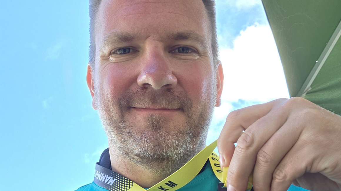 Martin Schäpertöns hat es geschafft. Er hat beendet, was er angefangen hat und innerhalb 24 Stunden 100 Kilometer zu Fuß zurückgelegt.