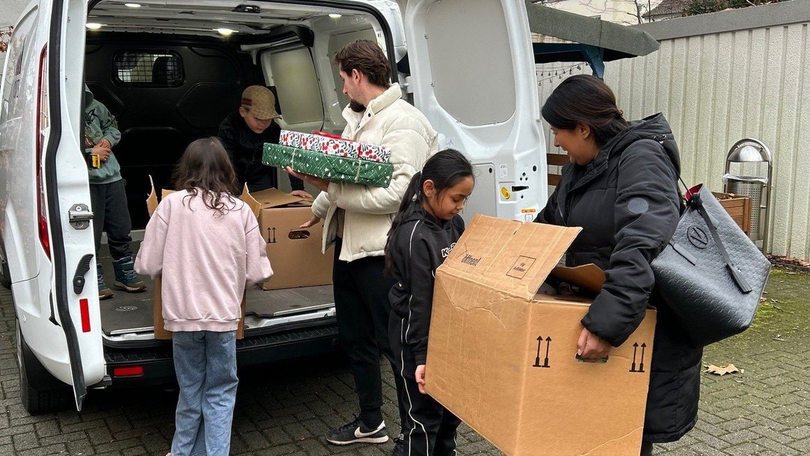 Jedes der Sommerberg Kinder wollte anpacken