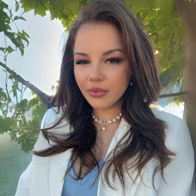 Beraterin Aslani als Portrait