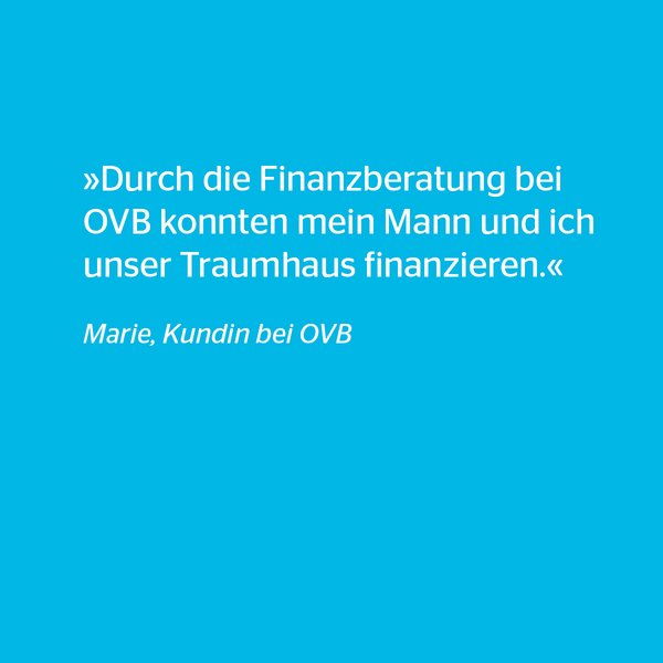 OVB-Kundin Marie im Garten – Immobilienfinanzierung