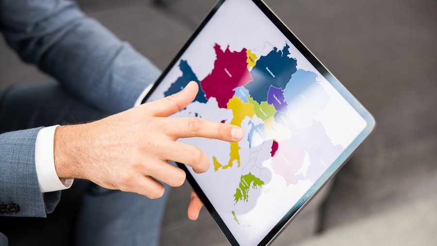 OVB Länder Karte auf einem Tablet