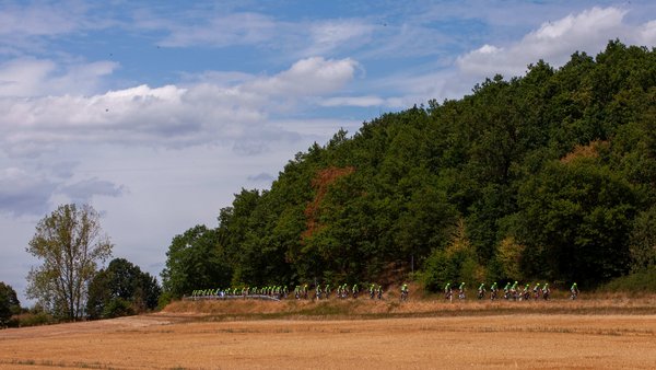 Über Land auf dem Weg zum nächsten Etappenziel, Copyright Pierre Johne