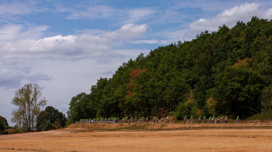Über Land auf dem Weg zum nächsten Etappenziel, Copyright Pierre Johne Über Land auf dem Weg zum nächsten Etappenziel, Copyright Pierre Johne