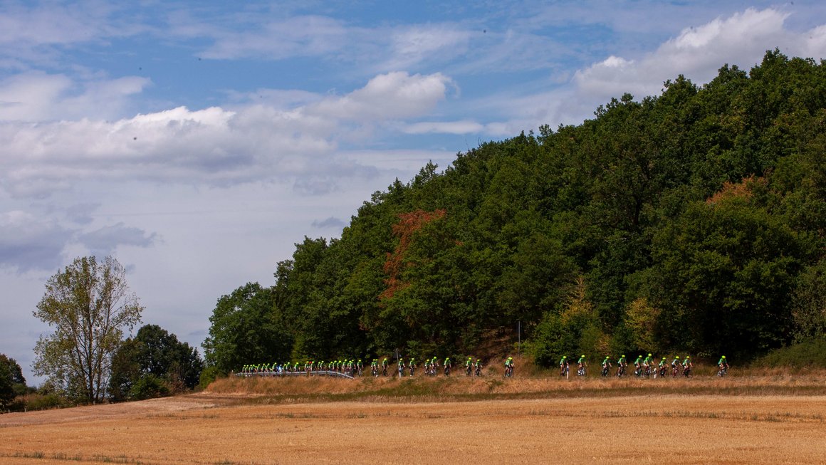 Über Land auf dem Weg zum nächsten Etappenziel, Copyright Pierre Johne Über Land auf dem Weg zum nächsten Etappenziel, Copyright Pierre Johne
