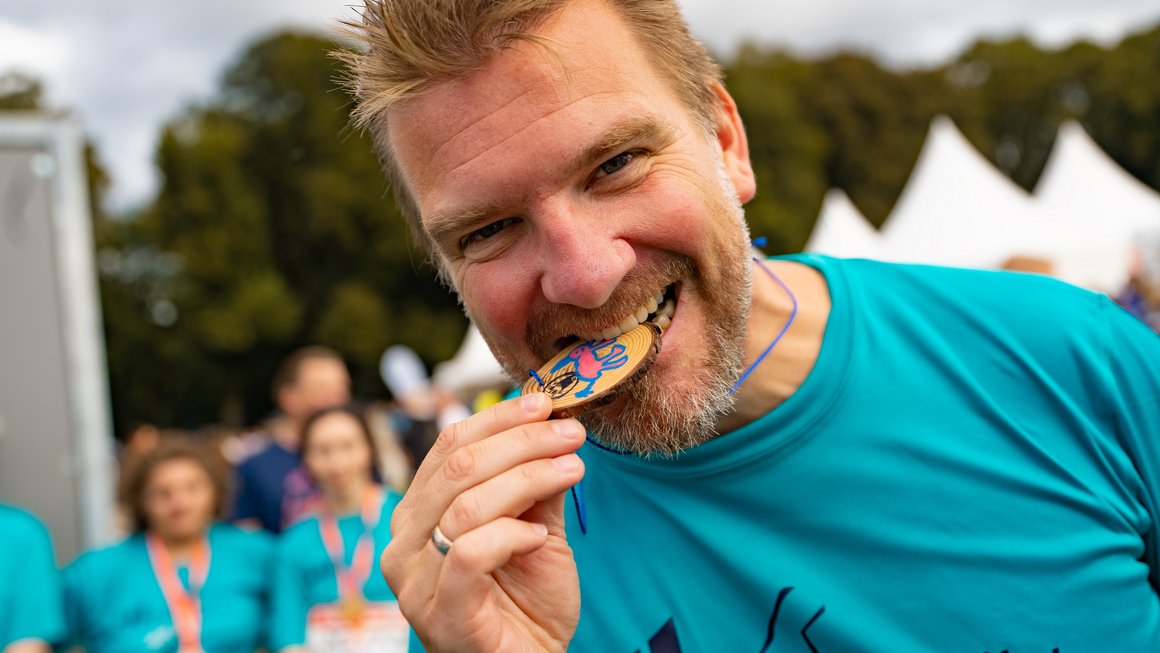 Martin Schäpertöns wird den 100km-Mammutmarsch bei München aufnehmen. Sein Ziel: 1.000 Euro für sein persönliches Herzensprojekt zu erlaufen