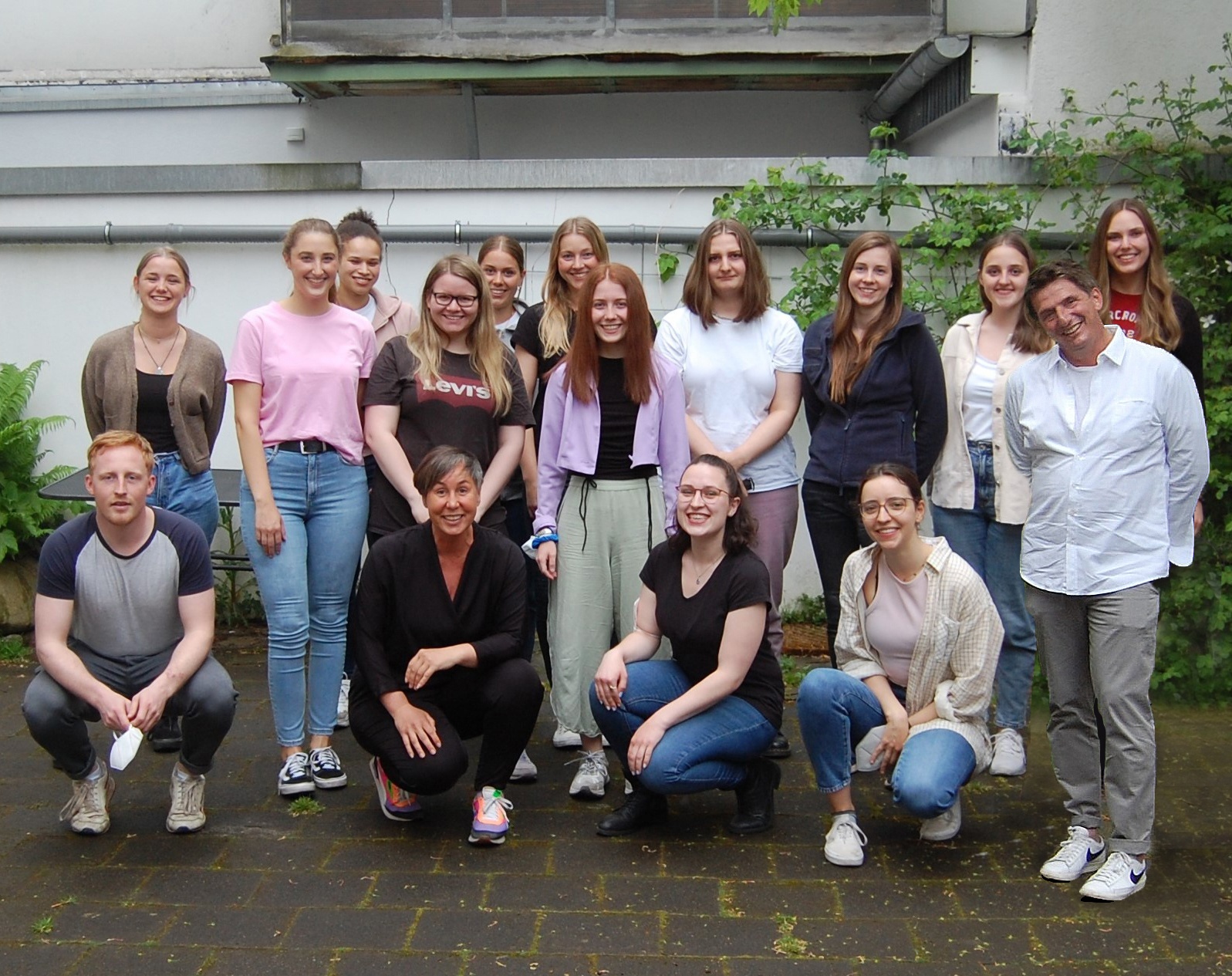 Jens Karsten, sein Team und Leute vom Bremer Mentoring-Programm »Balu und Du« für Grundschulkinder